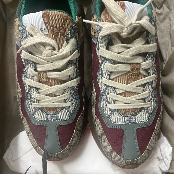 Gucci Supreme Canvas Chunky sneakers - Picture 10 of 10